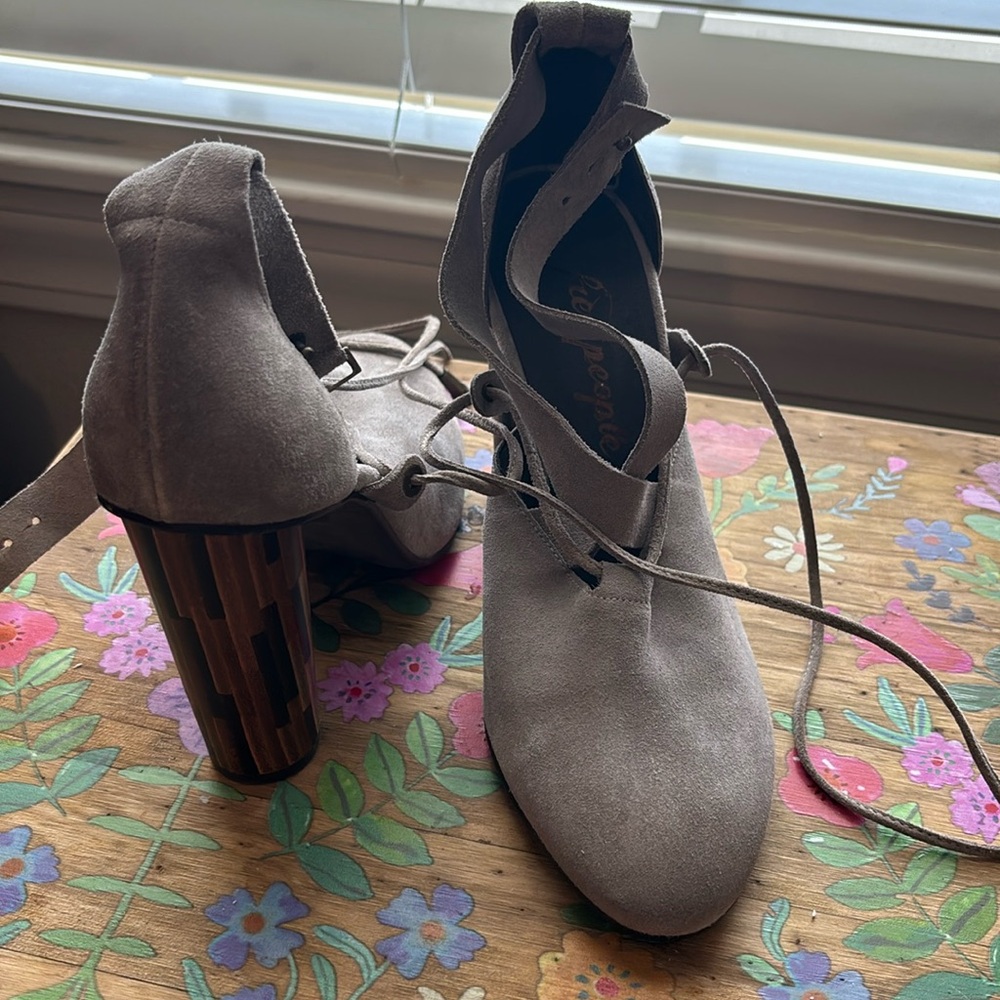 Free People unique round heel wrap shoes 38